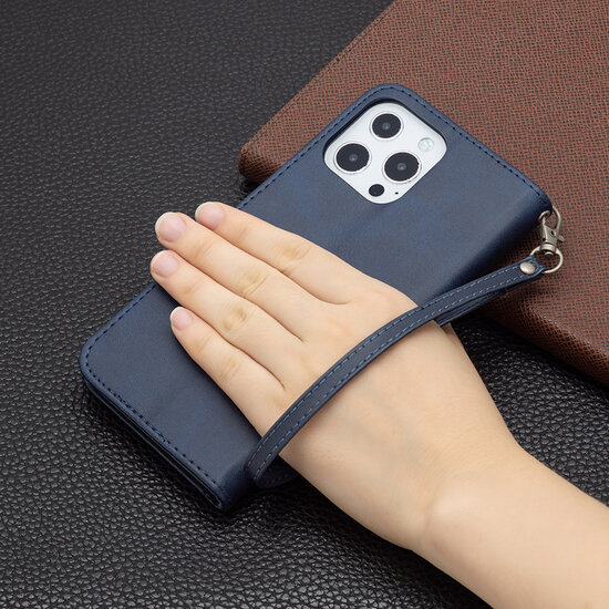 iPhone 13 Pro Hoesje - MobyDefend Wallet Book Case Met Koord - Blauw