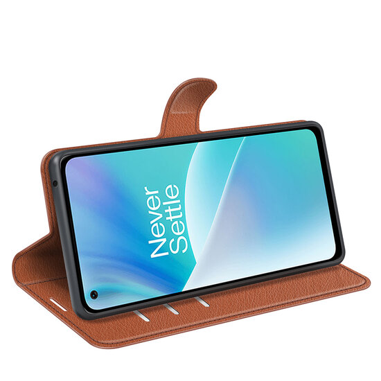 OnePlus Nord 2T Hoesje - MobyDefend Kunstleren Wallet Book Case (Sluiting Voorkant) - Bruin