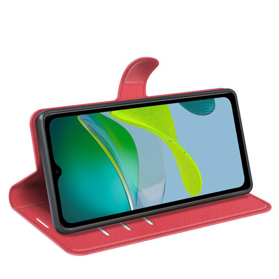 Motorola Moto E13 Hoesje - MobyDefend Kunstleren Wallet Book Case (Sluiting Voorkant) - Rood