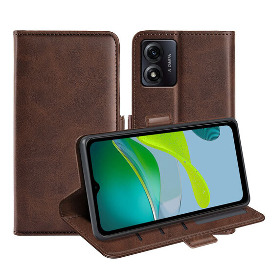 Motorola Moto E13 Hoesje - MobyDefend Luxe Wallet Book Case (Sluiting Zijkant) - Bruin