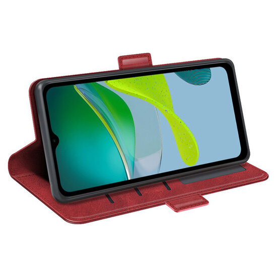 Motorola Moto E13 Hoesje - MobyDefend Luxe Wallet Book Case (Sluiting Zijkant) - Rood
