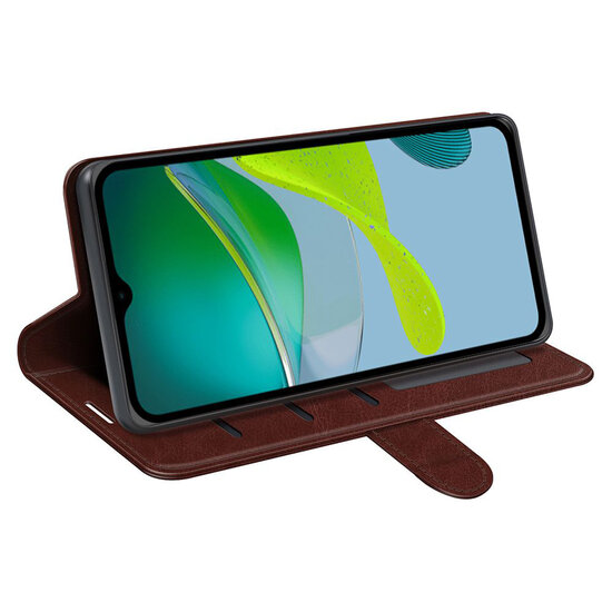 Motorola Moto E13 Hoesje - MobyDefend Wallet Book Case (Sluiting Achterkant) - Bruin