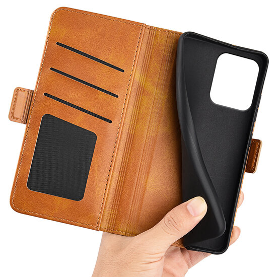 Motorola Moto G75 Hoesje - MobyDefend Luxe Wallet Book Case (Sluiting Zijkant) - Lichtbruin