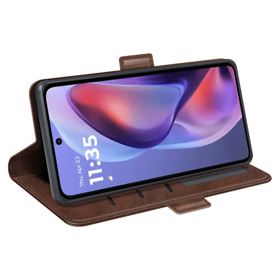 Motorola Moto E15 / G05 Hoesje - MobyDefend Luxe Wallet Book Case (Sluiting Zijkant) - Bruin