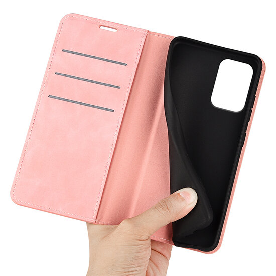 Motorola Moto E15 / G05 Hoesje - MobyDefend Luxe Wallet Bookcase (Magnetische Sluiting) - Roze