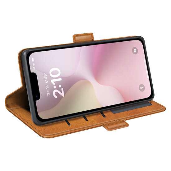iPhone 16e Hoesje - MobyDefend Luxe Wallet Book Case (Sluiting Zijkant) - Lichtbruin