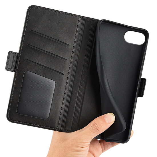 iPhone 16e Hoesje - MobyDefend Luxe Wallet Book Case (Sluiting Zijkant) - Zwart