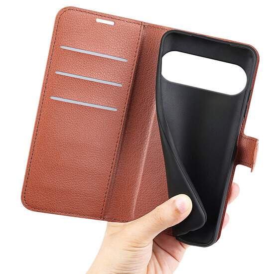 Google Pixel 10 / Google Pixel 10 Pro Hoesje - MobyDefend Kunstleren Wallet Book Case (Sluiting Voorkant) - Bruin