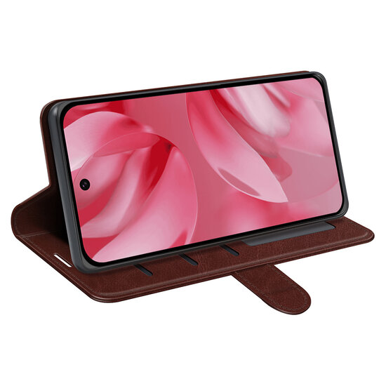 Google Pixel 10 / Google Pixel 10 Pro Hoesje - MobyDefend Wallet Book Case (Sluiting Achterkant) - Bruin