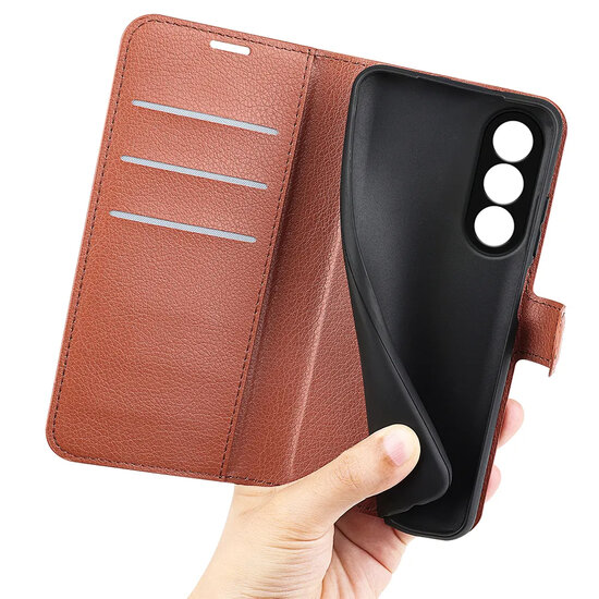 OnePlus Nord 5 Hoesje - MobyDefend Kunstleren Wallet Book Case (Sluiting Voorkant) - Bruin