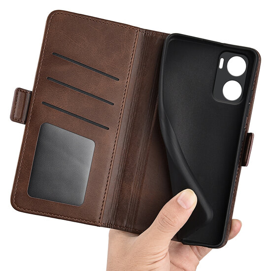 Motorola Moto G06 / Motorola Moto G06 Power Hoesje - MobyDefend Luxe Wallet Book Case (Sluiting Zijkant) - Bruin