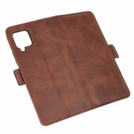 Samsung Galaxy A12 / M12 Hoesje - MobyDefend Luxe Wallet Book Case (Sluiting Zijkant) - Bruin