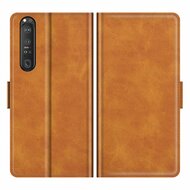 Sony Xperia 1 III Hoesje - MobyDefend Luxe Wallet Book Case (Sluiting Zijkant) - Lichtbruin