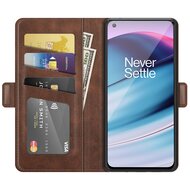 OnePlus Nord CE Hoesje, MobyDefend Luxe Wallet Book Case (Sluiting Zijkant), Bruin