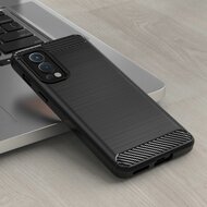 OnePlus Nord 2 Hoesje - MobyDefend TPU Backcover - Geborstelde Metaal &amp; Carbon-Look - Zwart