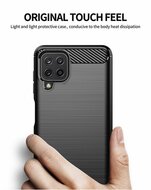 Samsung Galaxy M22 / Galaxy A22 4G Hoesje - MobyDefend TPU Backcover - Geborstelde Metaal &amp; Carbon-Look - Rood