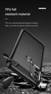Motorola Moto G71 Hoesje - MobyDefend TPU Backcover - Geborstelde Metaal &amp; Carbon-Look - Zwart
