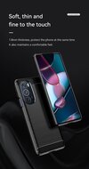 Motorola Edge 30 Pro Hoesje - MobyDefend TPU Backcover - Geborstelde Metaal &amp; Carbon-Look - Rood