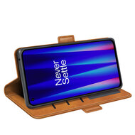 OnePlus Nord CE 2 Hoesje - MobyDefend Luxe Wallet Book Case (Sluiting Zijkant) - Lichtbruin