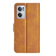 OnePlus Nord CE 2 Hoesje, MobyDefend Luxe Wallet Book Case (Sluiting Zijkant), Lichtbruin