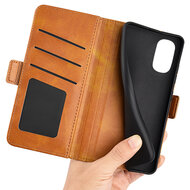 Motorola Moto G52 Hoesje - MobyDefend Luxe Wallet Book Case (Sluiting Zijkant) - Lichtbruin