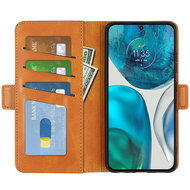 Motorola Moto G52 Hoesje - MobyDefend Luxe Wallet Book Case (Sluiting Zijkant) - Lichtbruin