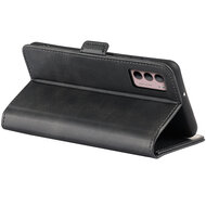 Motorola Moto G42 Hoesje - MobyDefend Luxe Wallet Book Case (Sluiting Zijkant) - Zwart