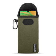 Hoesje voor Samsung Galaxy A04s, MobyDefend Neopreen Pouch Met Karabijnhaak, Insteekhoesje, Riemlus Hoesje, Groen