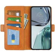 Motorola Moto G62 Hoesje - MobyDefend Luxe Wallet Book Case (Sluiting Zijkant) - Lichtbruin