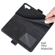 Samsung Galaxy A04s Hoesje - MobyDefend Luxe Wallet Book Case (Sluiting Zijkant) - Zwart