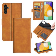 Samsung Galaxy A04s Hoesje, MobyDefend Luxe Wallet Book Case (Sluiting Zijkant), Lichtbruin