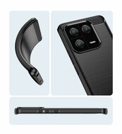 Xiaomi 13 Pro Hoesje - MobyDefend TPU Backcover - Geborstelde Metaal &amp; Carbon-Look - Rood