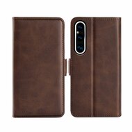 Sony Xperia 1 V Hoesje - MobyDefend Luxe Wallet Book Case (Sluiting Zijkant) - Bruin