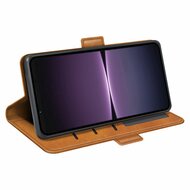 Sony Xperia 1 V Hoesje - MobyDefend Luxe Wallet Book Case (Sluiting Zijkant) - Lichtbruin