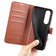 Sony Xperia 1 V Hoesje - MobyDefend Kunstleren Wallet Book Case (Sluiting Voorkant) - Bruin