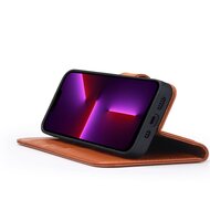 iPhone 13 Pro Max Hoesje - Luxe MobyDefend Wallet Bookcase - Lichtbruin