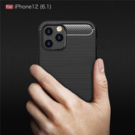 iPhone 12 / 12 Pro Hoesje - MobyDefend TPU Backcover - Geborstelde Metaal &amp; Carbon-Look - Zwart