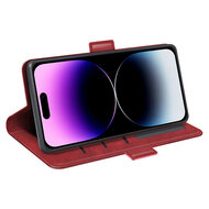 iPhone 15 Pro Hoesje - MobyDefend Luxe Wallet Book Case (Sluiting Zijkant) - Rood