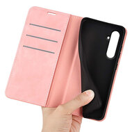 Samsung Galaxy A55 Hoesje - Luxe Wallet Bookcase (Magnetische Sluiting) - Roze