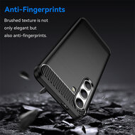 Samsung Galaxy S24 Hoesje - MobyDefend TPU Backcover - Geborstelde Metaal &amp; Carbon-Look - Zwart