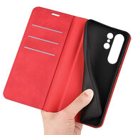 Samsung Galaxy S24 Ultra Hoesje - Luxe Wallet Bookcase (Magnetische Sluiting) - Rood