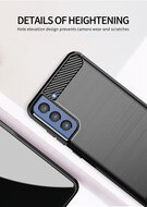 Samsung Galaxy S21 FE Hoesje - MobyDefend TPU Backcover - Geborstelde Metaal &amp; Carbon-Look - Navy Blauw