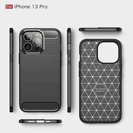 iPhone 13 Pro Hoesje - MobyDefend TPU Backcover - Geborstelde Metaal &amp; Carbon-Look - Zwart
