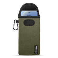 Hoesje voor Motorola Moto G54 - MobyDefend Neopreen Pouch Met Karabijnhaak - Insteekhoesje - Riemlus Hoesje - Groen