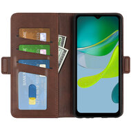Motorola Moto E13 Hoesje - MobyDefend Luxe Wallet Book Case (Sluiting Zijkant) - Bruin