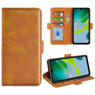 Motorola Moto E13 Hoesje - MobyDefend Luxe Wallet Book Case (Sluiting Zijkant) - LichtBruin