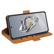 OnePlus 12 Hoesje - MobyDefend Luxe Wallet Book Case (Sluiting Zijkant) - Lichtbruin