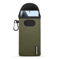 Hoesje voor OnePlus 13 - MobyDefend Neopreen Pouch Met Karabijnhaak - Insteekhoesje - Riemlus Hoesje - Groen