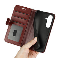 Samsung Galaxy S25 Hoesje - MobyDefend Wallet Book Case (Sluiting Achterkant) - Bruin