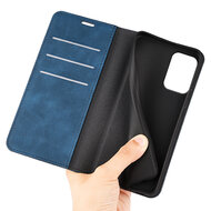 Motorola Moto E15 / G05 Hoesje - MobyDefend Luxe Wallet Bookcase (Magnetische Sluiting) - Blauw
